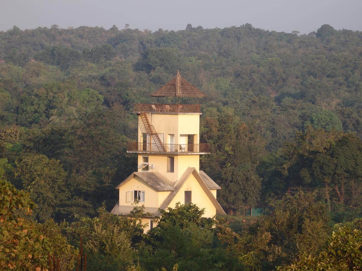 Cherilyn Monta Resort - Ratnagiri Vatul Exterior foto